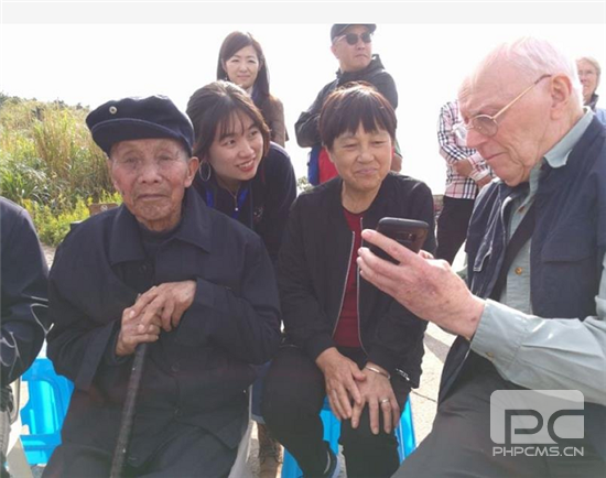 77年后与爸爸说再见_“里斯本丸”沉船遇难者后人到舟山祭奠 