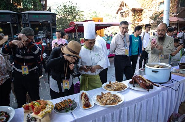 第五届“长白山人参”美食大赛鹏城上演