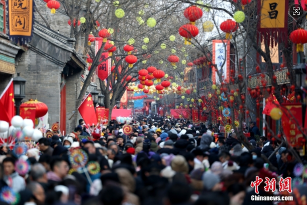 北京：市民游客厂甸庙会过大年