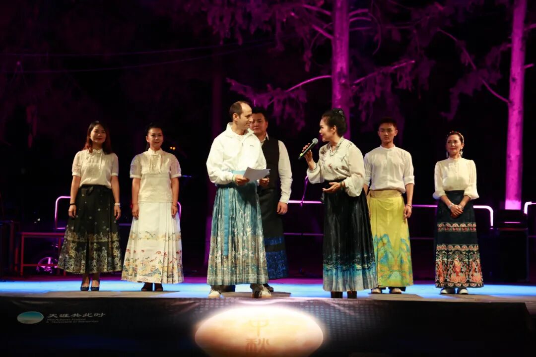 2025年“天涯共此时——中秋诗会”在希腊华彩上演