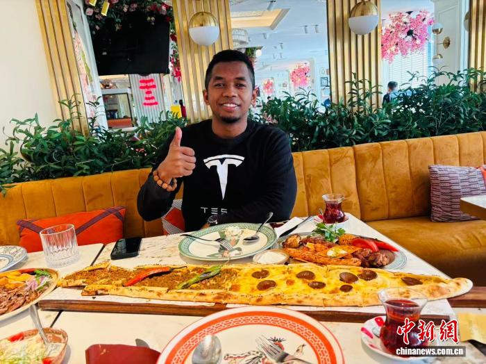 马达加斯加“95后”青年的中国情缘：港口是锚，宁波是岸